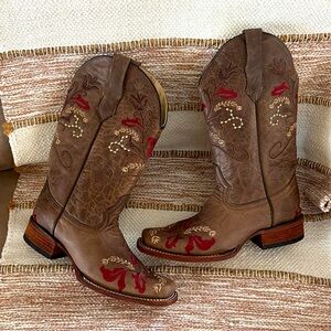Brown and Red Western Boots Corral circle G